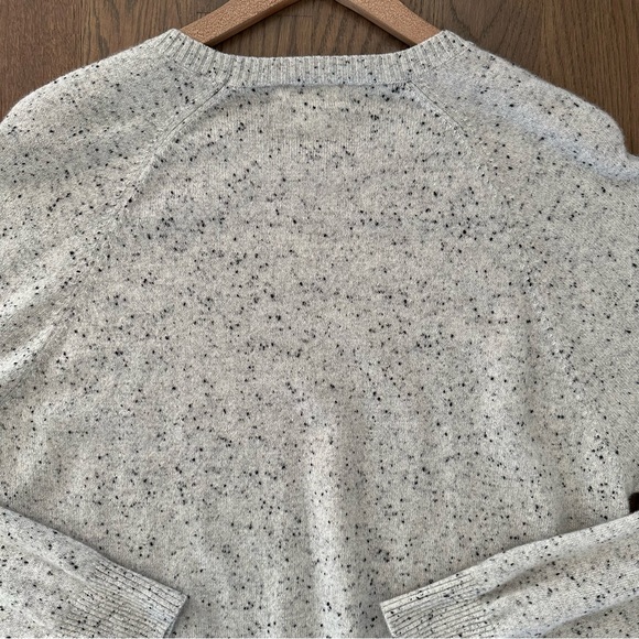 SOLD Club Monaco Sporty Donegal 100% Cashmere Crew Sweater Heather Grey Medium - Picture 9 of 9